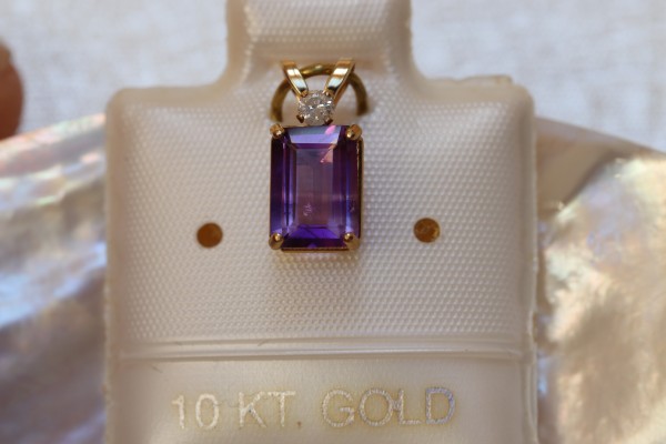 Exclusiver Amethyst & Diamant Anhänger - 1,0 ct. - 10 Kt. Gold 417 - Smaragd Schliff mit Krone