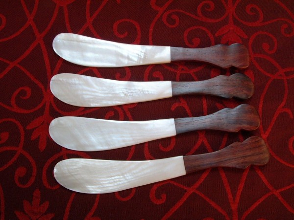 4 Designer Butter Messer - feinstes Perlmutt & Redwood Edelholz - 16,5 cm -