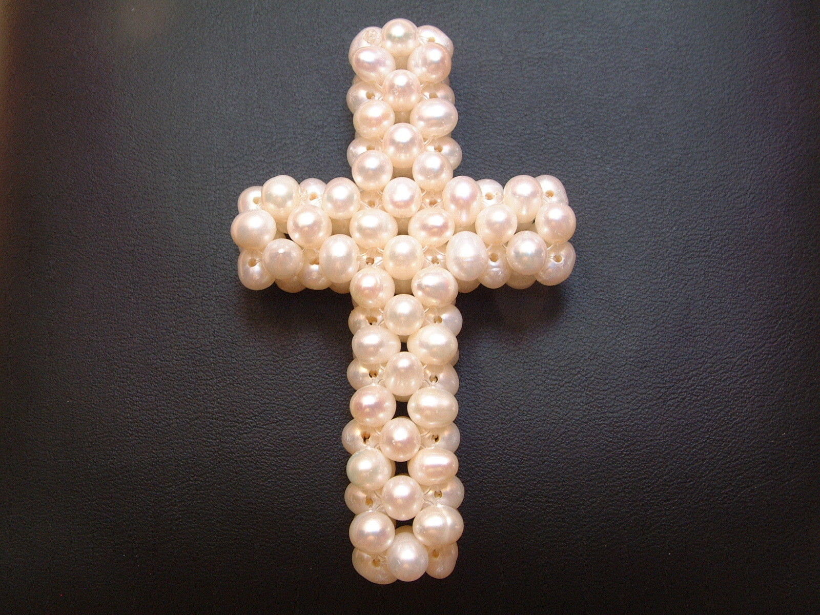 Weiße Perlen Kreuzform sagenhaft preiswert