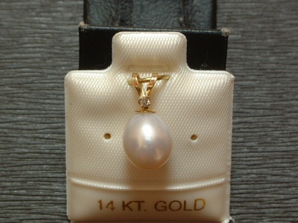 Exclusive Perle mit Diamant - weiß - gefasst in 14 Kt. Gold - 585 - Anhänger TOP