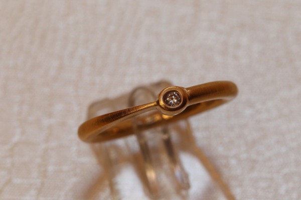 Exclusiver Brillant Ring - 0,05 ct. - in massiv 14 Kt. Gold - 585 - Gr. 52 - TOP