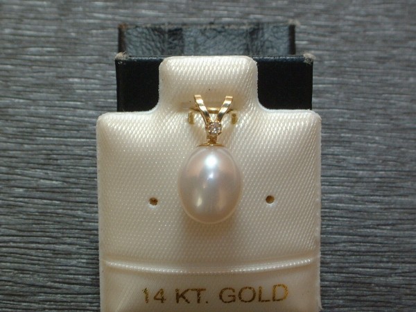Exclusive Perle mit Diamant - weiß - gefasst in 14 Kt. Gold - 585 - Anhänger TOP